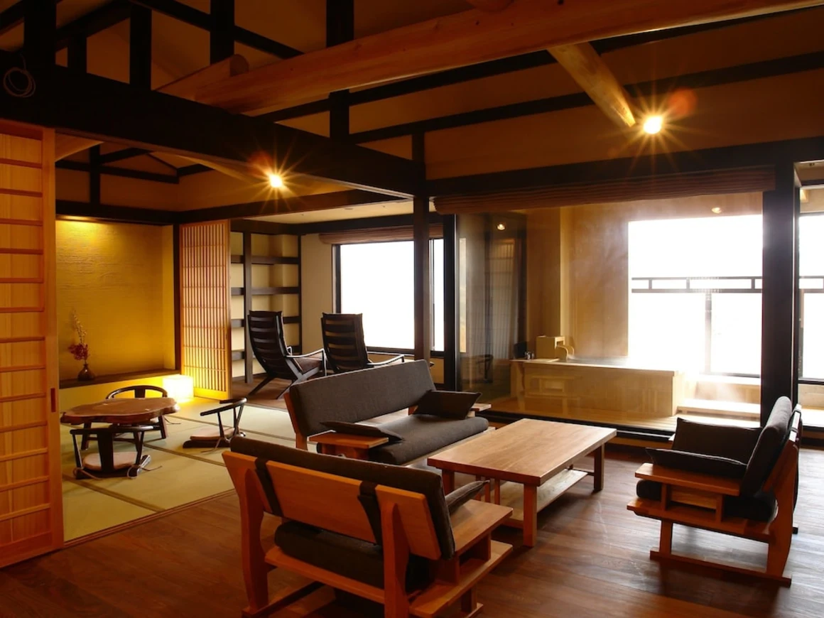 Japanese-style guest room at Gora Hanaougi