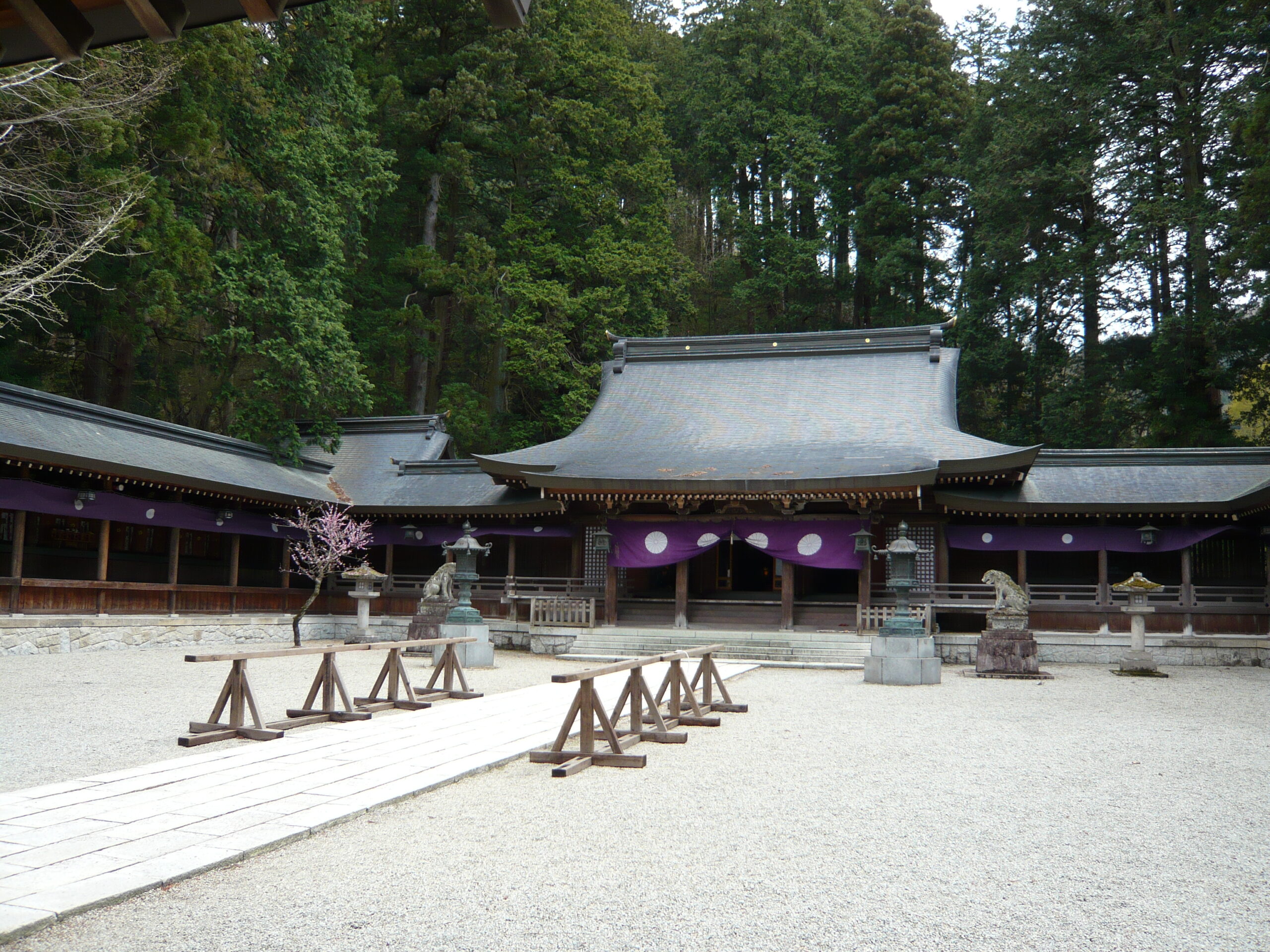 Hida Ichinomiya Minashi Shrine in Takayama