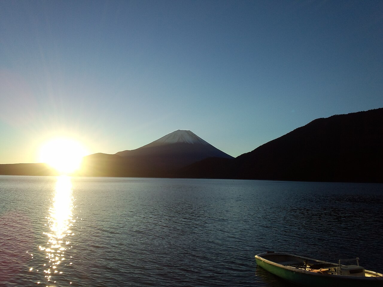 Sunrise over Lake Motosu in Yamanashi